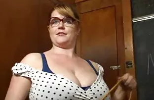 istri berbaring pria negro bokep dengan rambut hitam hangat,