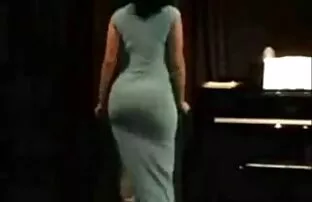 dia putus dengan kekasihnya dalam perjalanan ke bokep negro kontol besar hotel.