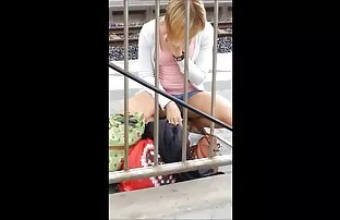 Dua polisi, bokep di entot negro satu atlet di kedua lubang.