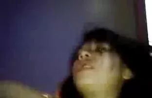 Dua bokep video negro gadis seksi di balkon.