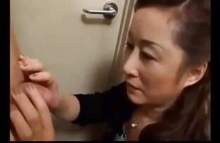 Dia curang, takut suaminya akan bokep negro gede melihat video ini.