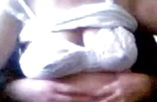 Wanita muda itu memberikan suaminya dapur sebelum ia pergi bokep negro barat tidur.
