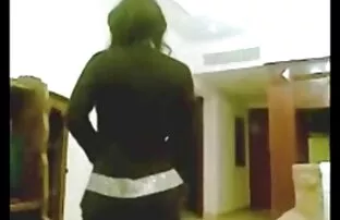 Gadis pupa untuk bokep barat dan negro berbagi ayam jago.